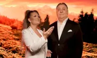 Vali Vijelie & Kristina Mabrouk - Ca painea calda sa fii